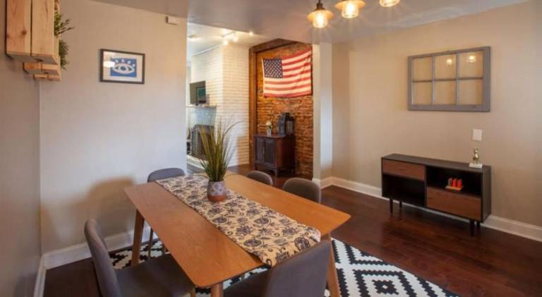 Great for Exploring Stylish Loft Like Living in Pittsburg, PA
