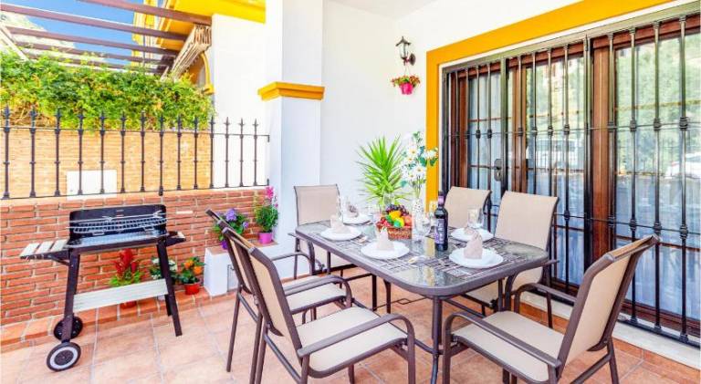 Fully equipped lovely vacation home with patio, private pool & barbecue | Pets are welcome — photo 5