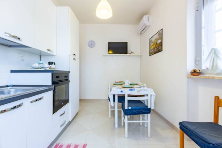 Holiday apartment with 2 rooms for 4 persons — photo 4