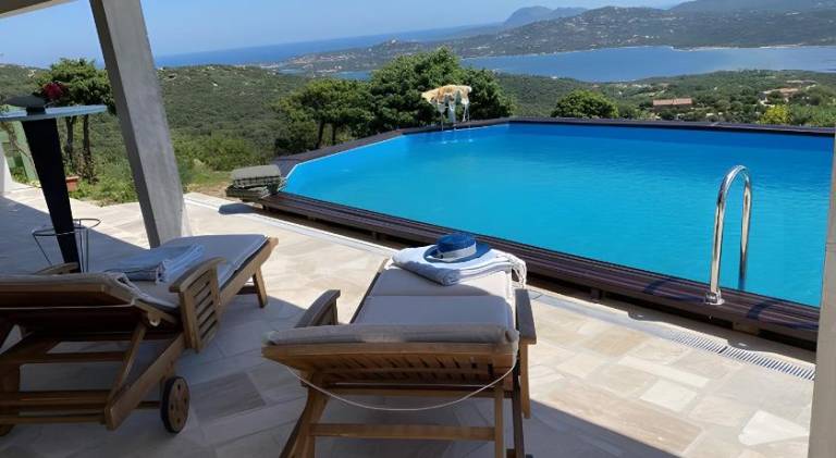 Vacation home with pool in Olbia