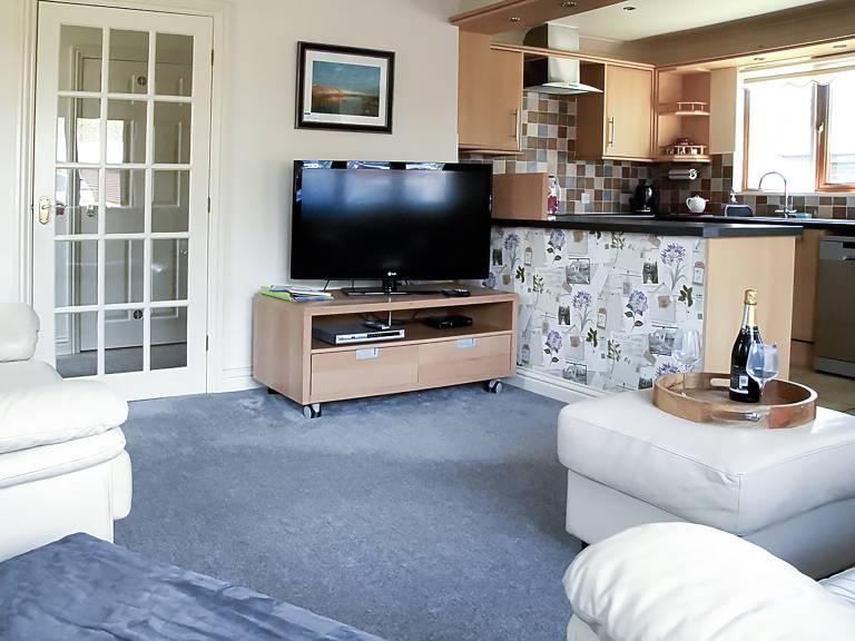 Family-friendly pleasant cottage with garden | Close to the beach | Pets are welcome — photo 3