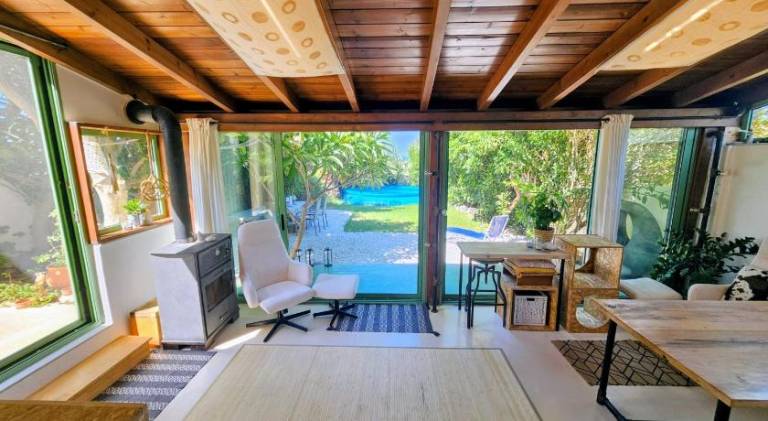 Vacation home with terrace, grill & yard in Chania