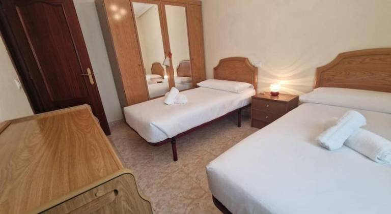 Rental apartment with 3 rooms for 5 persons in Oviedo
