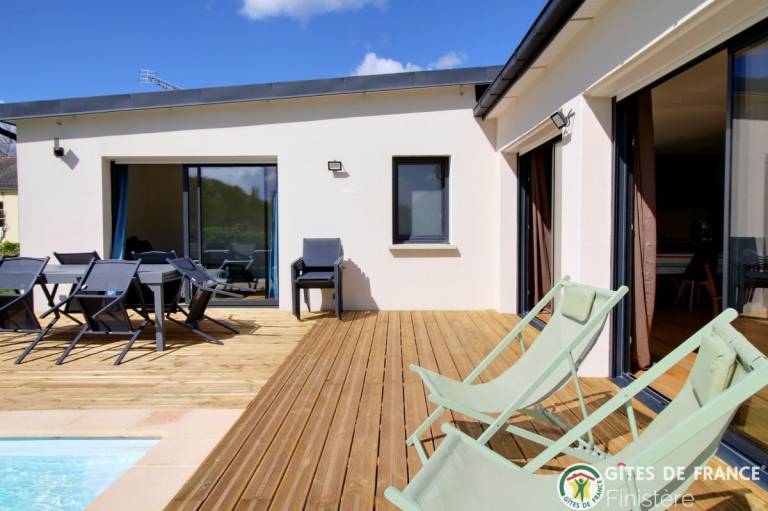 Gite with heated pool, patio & BBQ — photo 2