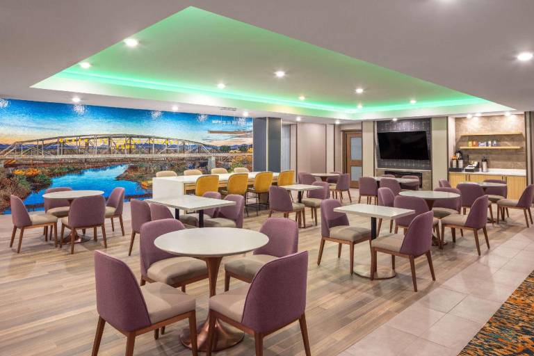 La Quinta Inn & Suites by Wyndham Yuma — photo 2