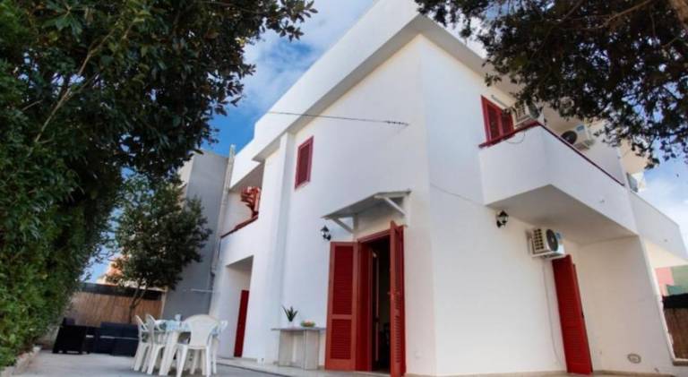 Vacation home with 3 rooms for 8 persons in Porto Cesareo