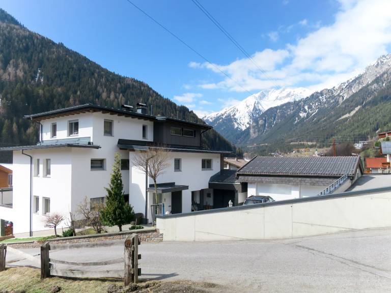Ferienwohnung Flirsch