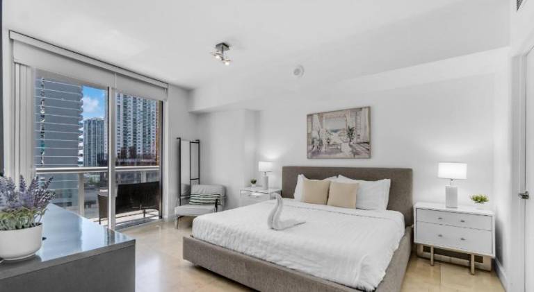 Rental apartment with hot tub & pool | Near Bayfront Park | Suitable for remote work — photo 2