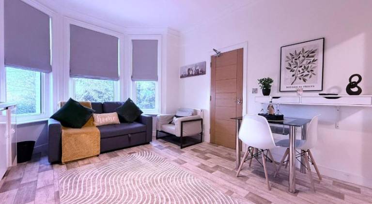 Pleasant holiday apartment | Pet-friendly in Eastbourne