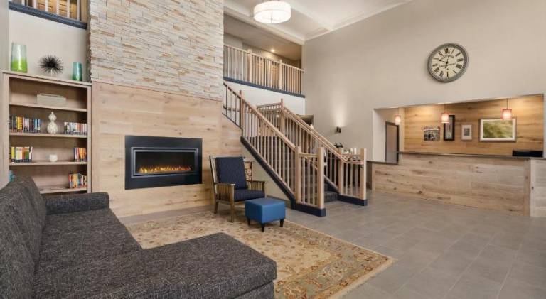 Country Inn & Suites by Radisson, Detroit Lakes, MN — photo 2