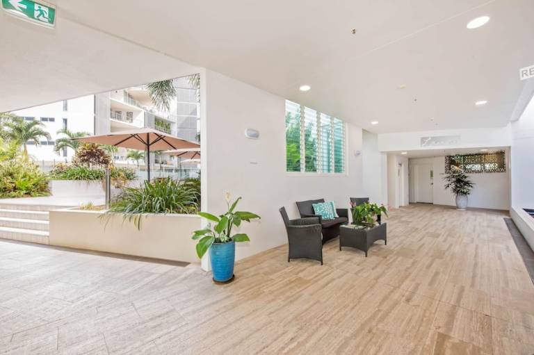 Lanai Riverside Apartments