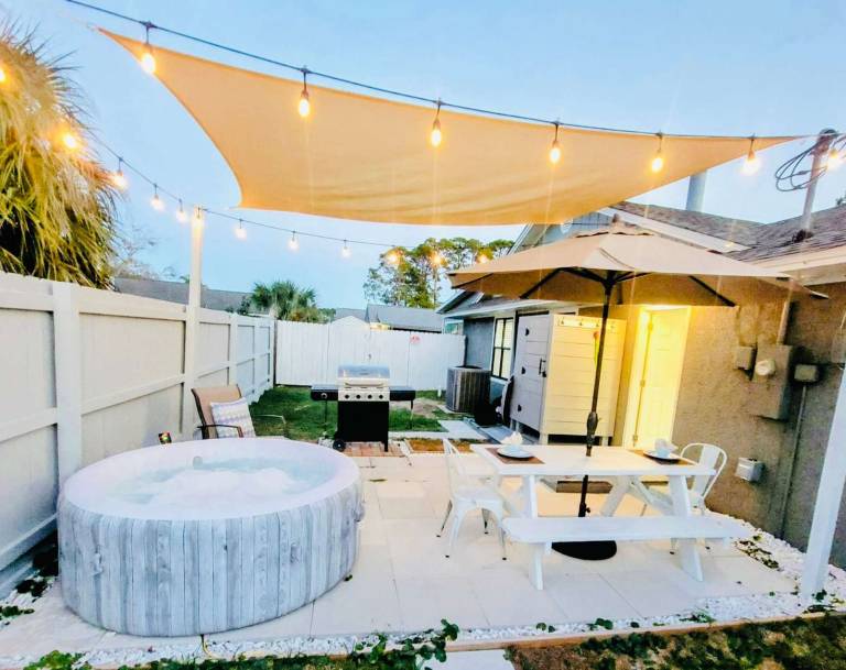 Stunning 4BD Jacuzzi - 4 Min To Beach Panama City — photo 3