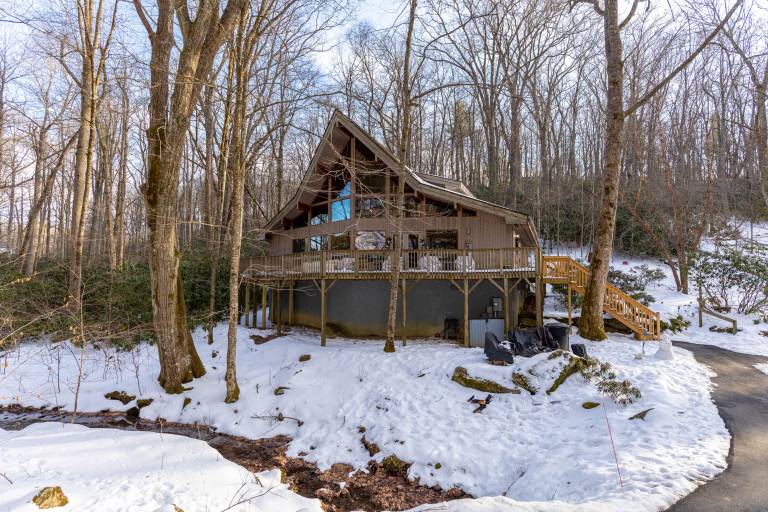 Gait to Paradise - 15 minutes to Boone, hot tub, completely private, creek in back yard — photo 2