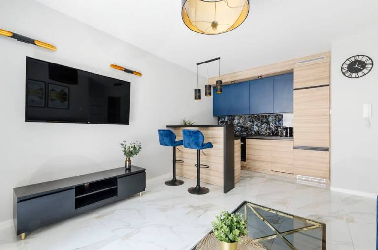 Children-friendly lovely rental apartment with fast internet & patio | Dogs allowed in Lódz