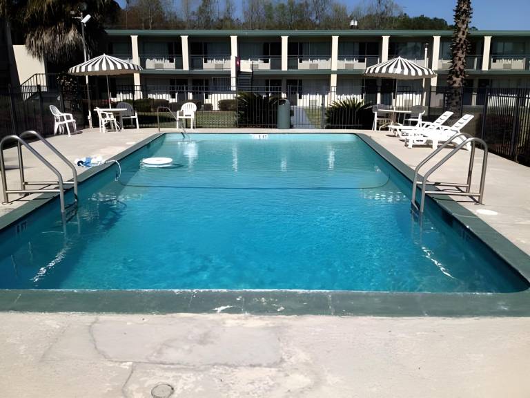 Days Inn by Wyndham Richmond Hill/Savannah — photo 5