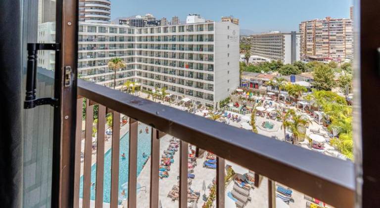 Holiday apartment with pool | Next to the beach | Dogs allowed — photo 4