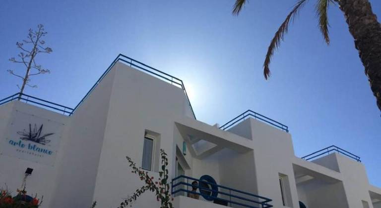 Charming holiday apartment with garden, terrace & private pool | Close to the beach | Pets are welcome — photo 4