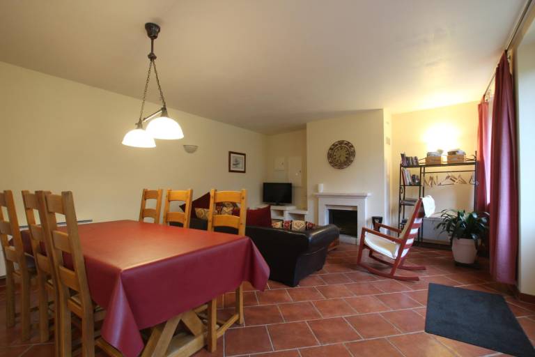 Gite with barbecue, yard & terrace — photo 3