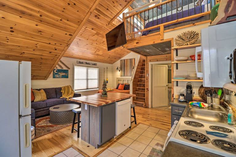 Pet-Friendly Studio w/ Loft & Mountain Views! — photo 4