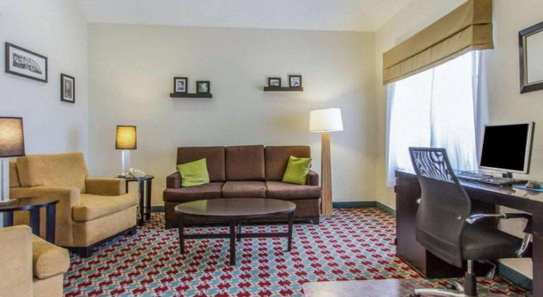 Rodeway Inn — photo 4