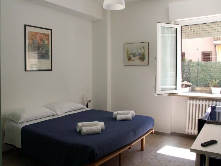 Rental apartment with terrace — photo 2