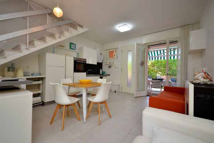 Lovely rental apartment with patio & garden | Pet-friendly — photo 5