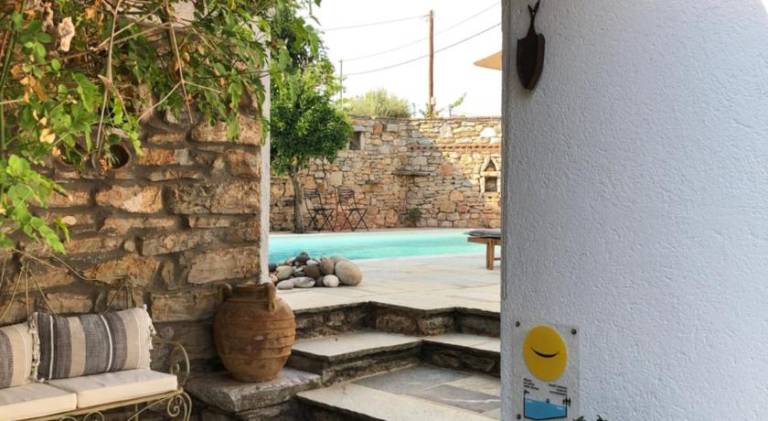 Villa with pool — photo 3