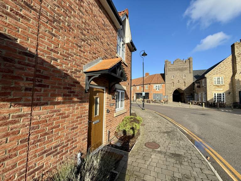 Fully equipped cottage with garden, sauna & pool | Beach view | Pets allowed in Scarborough
