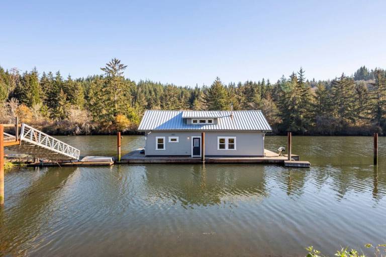 Houseboat Astoria