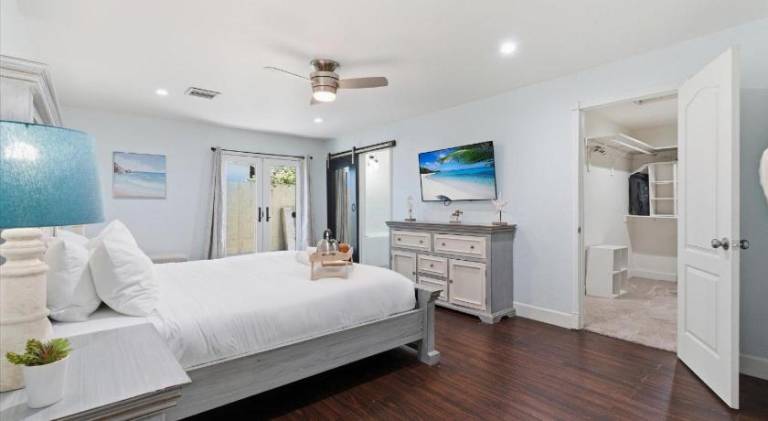 Spacious vacation home with pool | Pet-friendly — photo 2