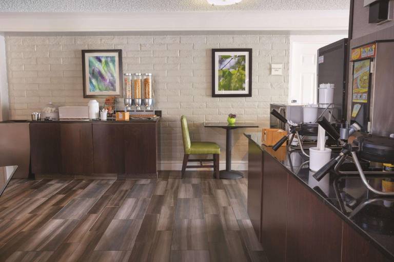 La Quinta Inn Ventura — photo 5