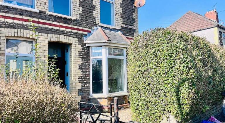 Vacation home with terrace | Pets allowed in Cardiff