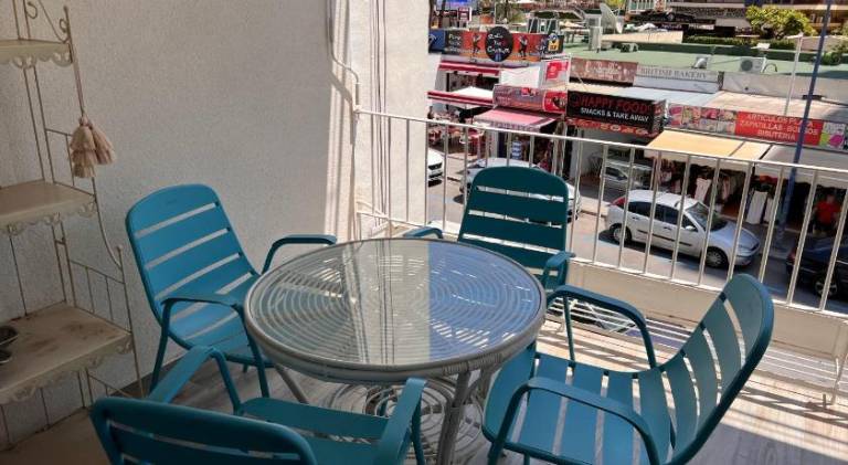 Rental apartment with yard & patio — photo 4