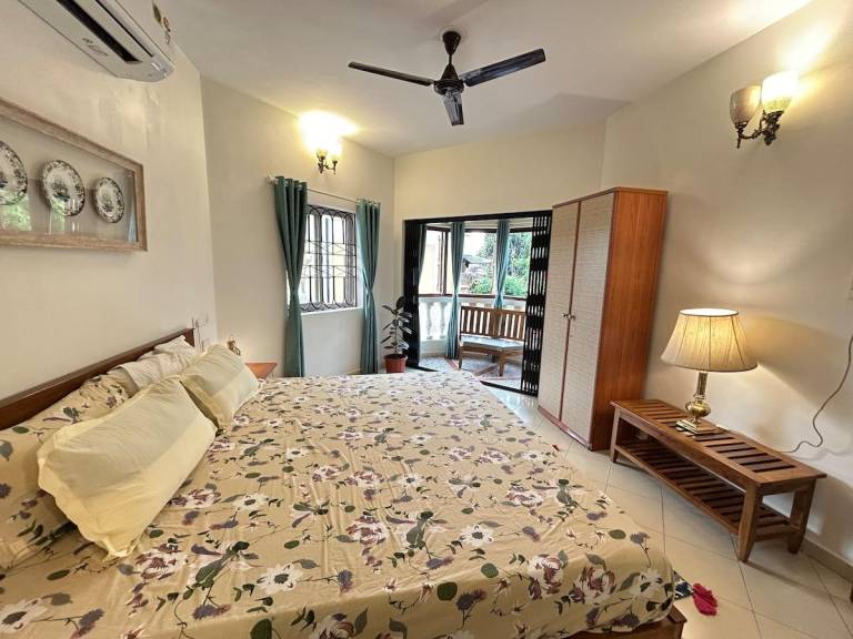 Charming house with pool & yard | Close to the beach | Pets are welcome — photo 2