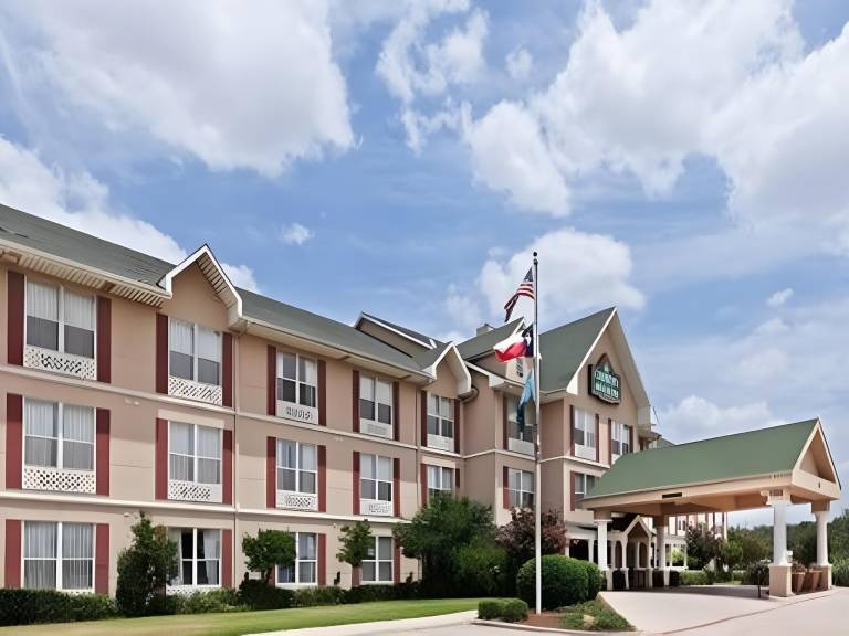 Country Inn & Suites by Radisson Fort Worth West l 30 NAS JRB