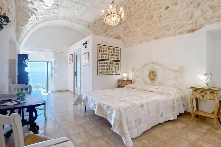 Studio 'Al Torrione 1' with Sea View and Air Conditioning in Foggia