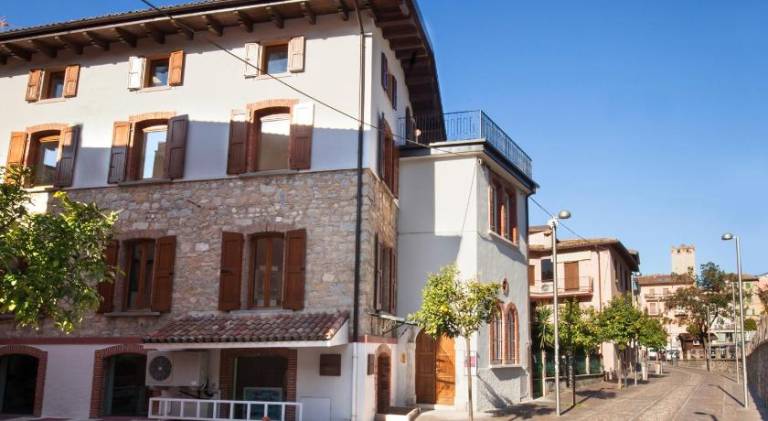 Apartment with patio in Malcesine