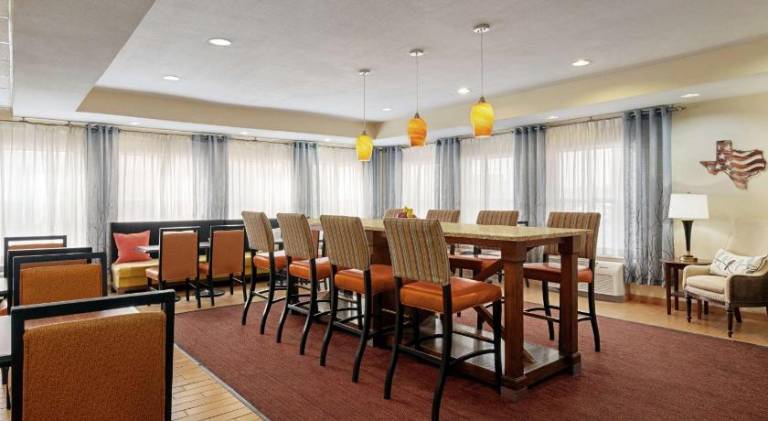Hampton Inn Abilene — photo 3