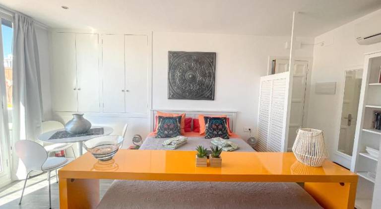 Apartment with terrace — photo 2