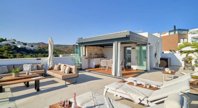 Apartment with pool in Marbella