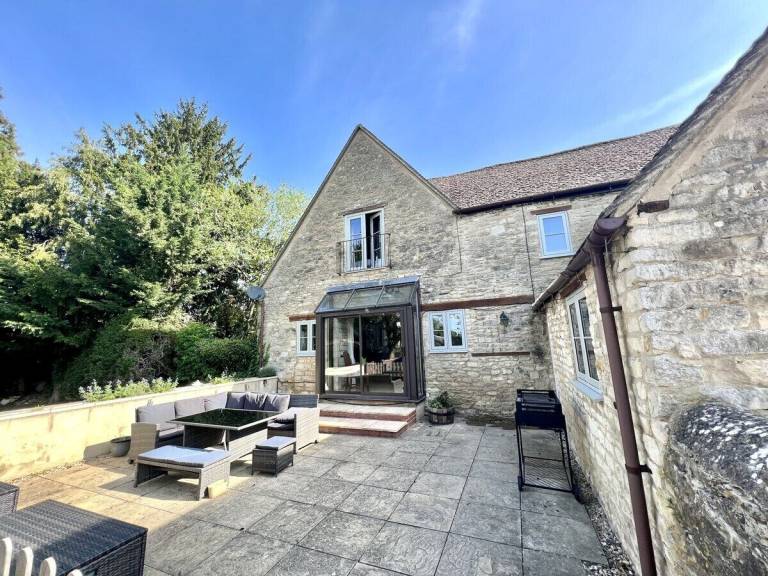 House  Witney