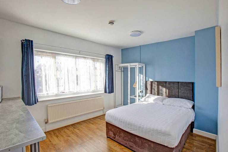 EN LBH001 Standard Triple Room