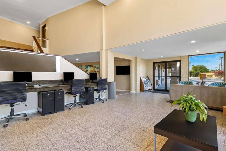 Best Western Date Tree Hotel — photo 3