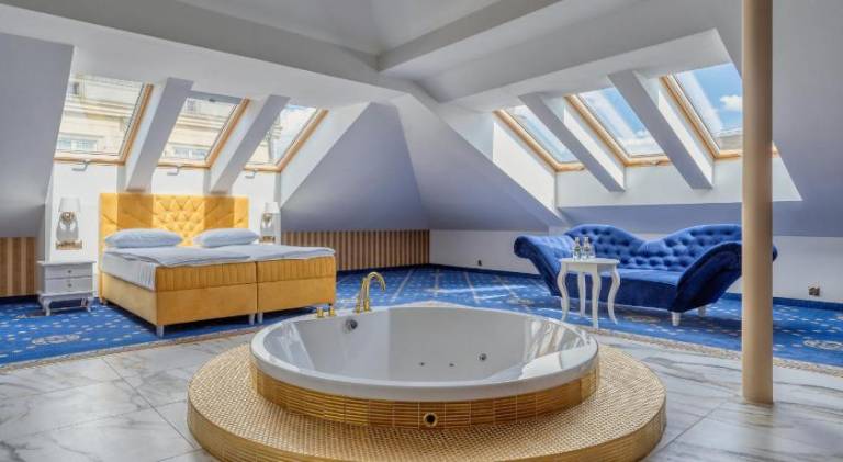 Serviced apartment with jacuzzi | Next to Main Square | Pets are welcome in Kraków