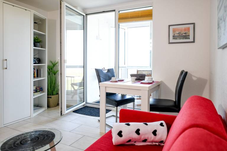 HZ05 – Nordsee-Ferienwohnung mit Seeblick und Balkon an der Promenade — photo 4