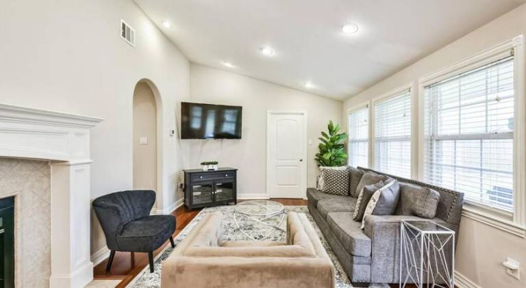Fully equipped vacation home with yard | Suitable for remote work | Pets allowed — photo 3