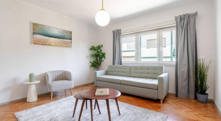 Holiday apartment with 2 rooms for 6 persons in Porto