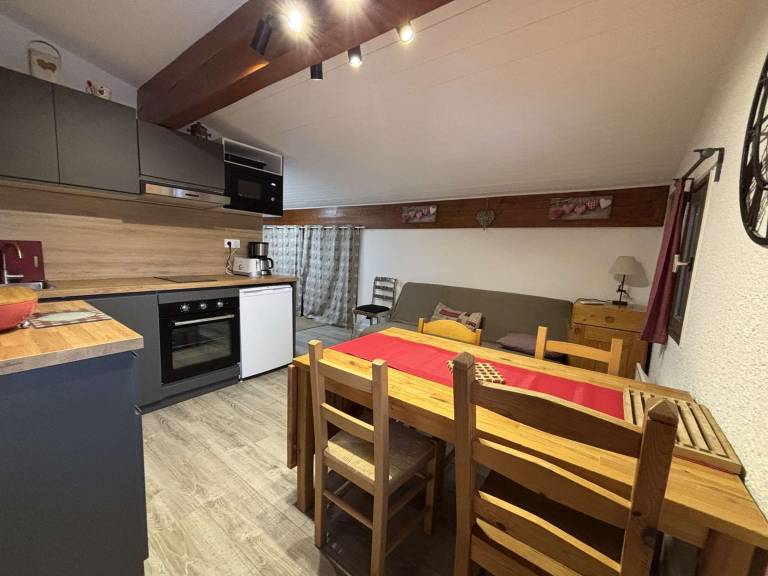 Cozy Studio for 4 with Ski-In/Ski-Out Access, in Heart of L'Alpe d'Huez — photo 2