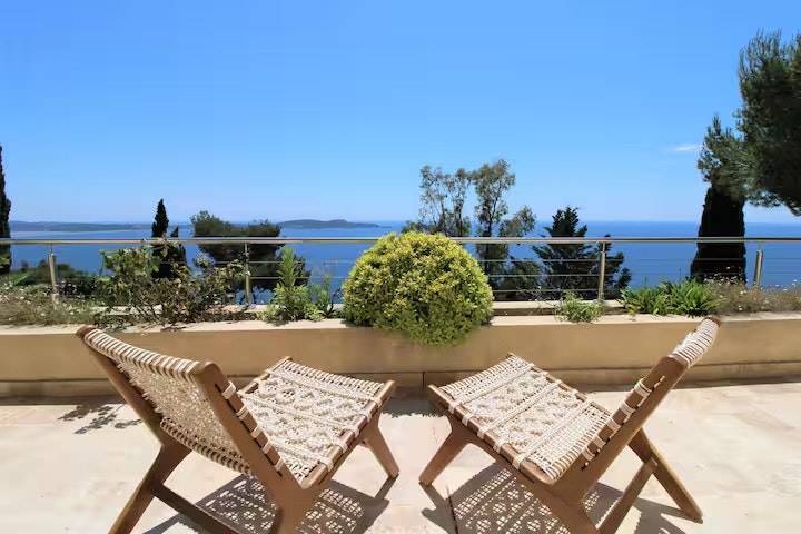 Vacation home with terrace, private pool & garden | Sea view — photo 4