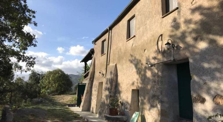 Vacation home with 5 rooms for 16 persons in Loano